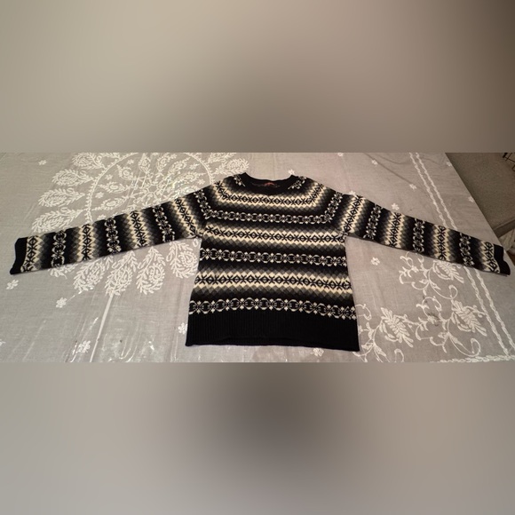 ❤️ PRADA Black, White and Shaded Grey Women’s Sweater. Size: 40 - Picture 3 of 16
